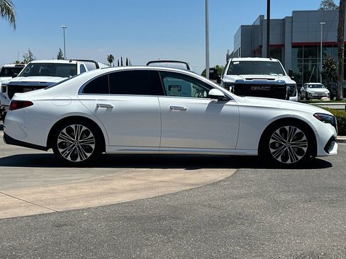 Used 2025 Mercedes-Benz E 350 Sedan image 3