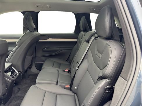 Certified 2025 Volvo EX90 Plus image 21