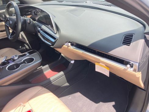 New 2025 Cadillac Lyriq Sport w/ Nappa Leather Package image 29