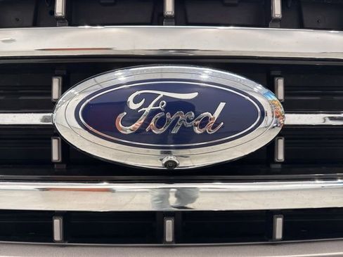 Used 2023 Ford F150 Lariat w/ Trailer Tow Package image 13