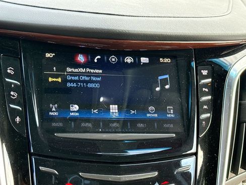 Used 2016 Cadillac Escalade Luxury AWD/4WD image 30