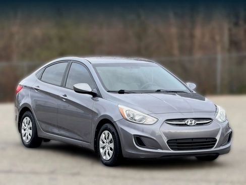 Used 2016 Hyundai Accent SE image 1