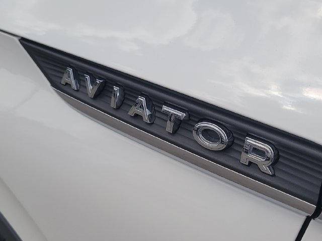 Used 2023 Lincoln Aviator Reserve w/ Equipment Group 201A RWD image 9