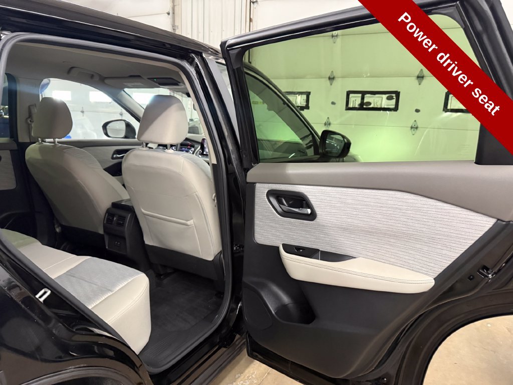 Used 2023 Nissan Rogue SV AWD/4WD image 34