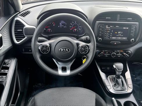 Used 2021 Kia Soul LX FWD image 6