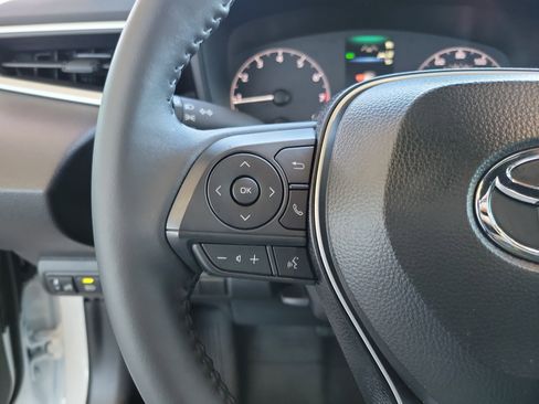 Certified 2025 Toyota Corolla SE image 17