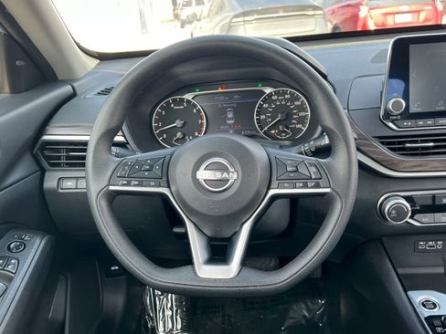 Used 2024 Nissan Altima 2.5 SV image 20