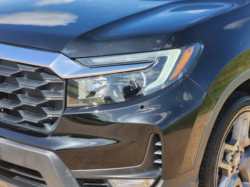 Used 2023 Honda Passport EX-L image 9