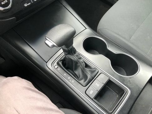 Used 2019 Kia Sorento AWD V6 image 28