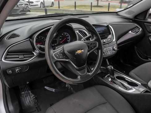 Used 2020 Chevrolet Malibu LT image 13