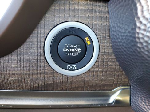 Used 2021 RAM 1500 Limited image 32