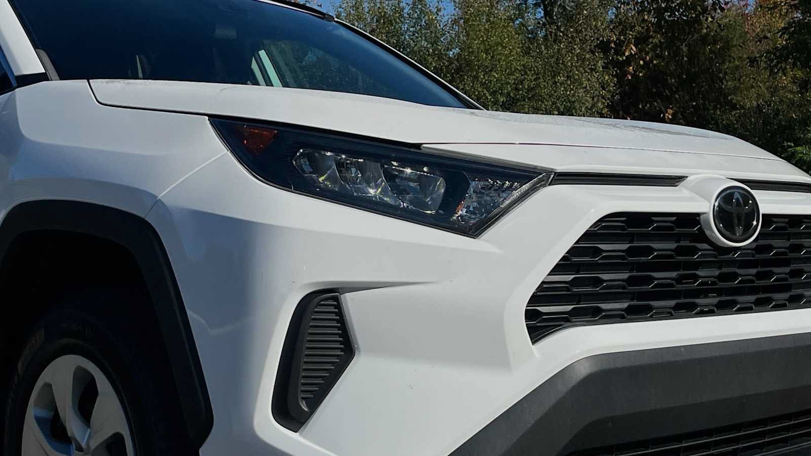 Used 2019 Toyota RAV4 LE FWD image 21
