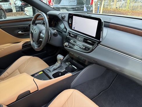 Certified 2024 Lexus ES 300h Ultra Luxury w/ Accessory Package (Z2) FWD image 41