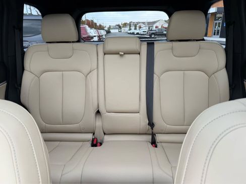 Used 2023 Jeep Grand Cherokee 4WD 4xe image 27