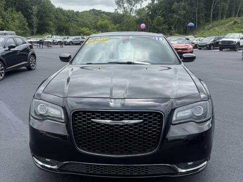 Used 2018 Chrysler 300 S w/ 300S Premium Group image 1