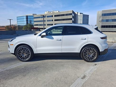 Used 2021 Porsche Cayenne S image 2