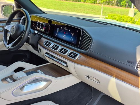Certified 2024 Mercedes-Benz GLS 450 4MATIC image 36
