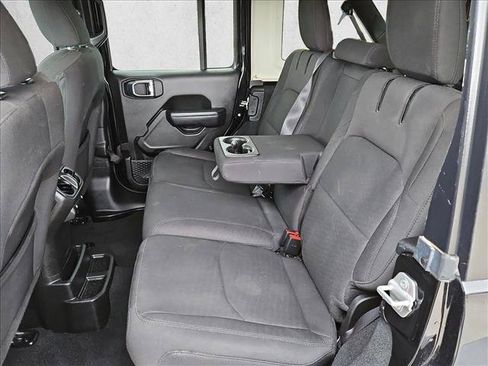 Used 2023 Jeep Wrangler Unlimited AWD/4WD image 17