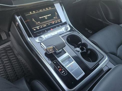 Used 2024 Audi Q8 Prestige image 23