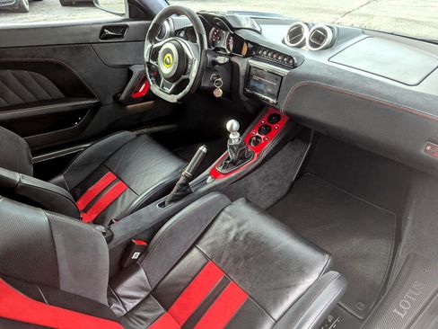 Used 2021 Lotus Evora image 25