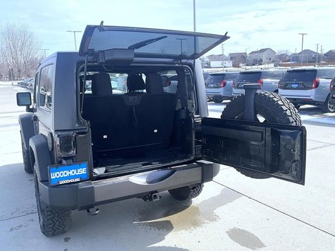 Used 2016 Jeep Wrangler Sport image 15
