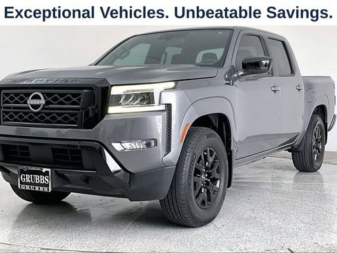 Used 2023 Nissan Frontier SV w/ Midnight Edition Package RWD image 14