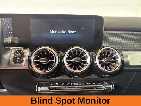 Used 2022 Mercedes-Benz GLB 250 4MATIC image 17