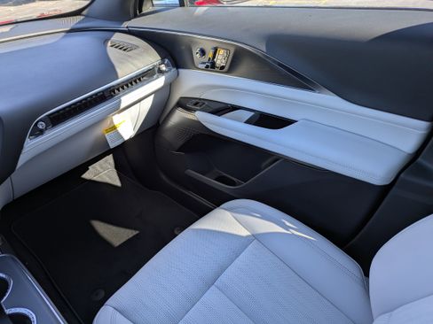 New 2026 Cadillac Lyriq Sport image 15