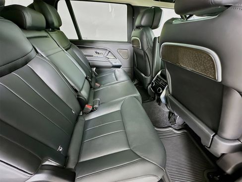 Used 2025 Land Rover Range Rover Long Wheelbase Autobiography image 30