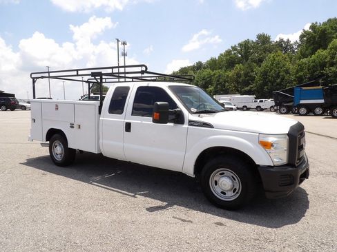 Used 2015 Ford F250 XL w/ Power Equipment Group RWD image 10