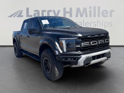 Used 2025 Ford F150 Raptor image 7
