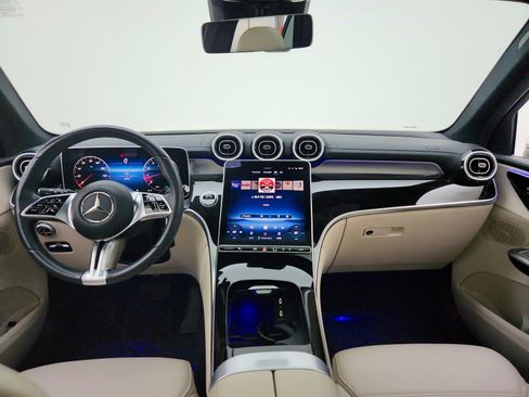 Certified 2025 Mercedes-Benz GLC 300 image 32