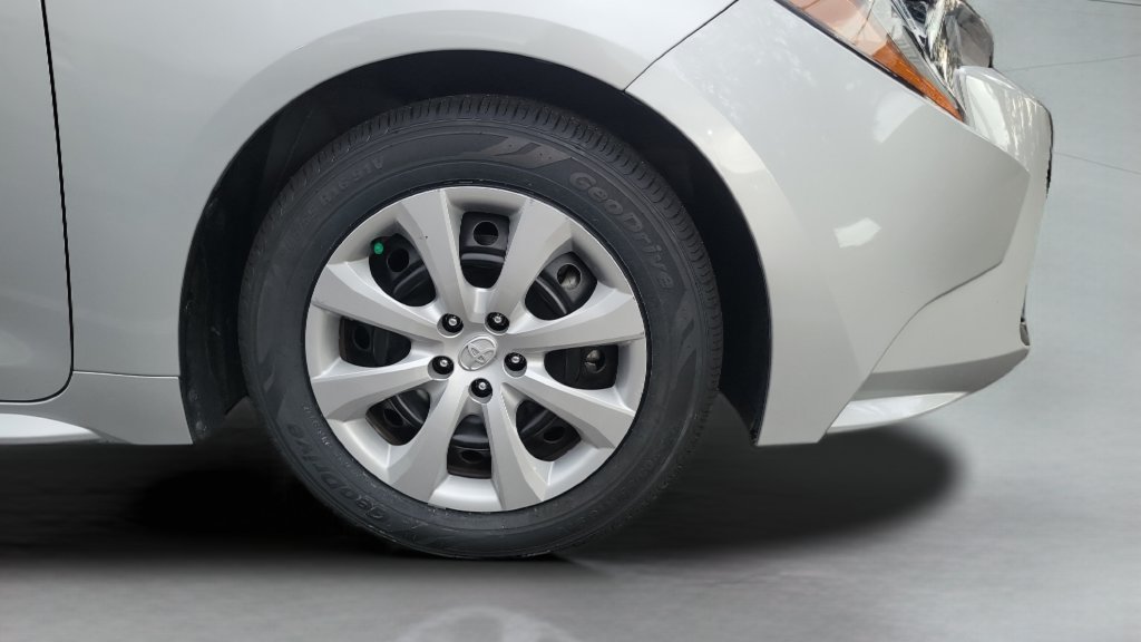 Used 2024 Toyota Corolla LE FWD image 6