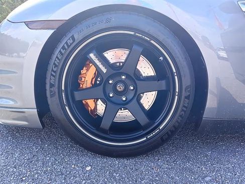 Used 2014 Nissan GT-R Premium image 16