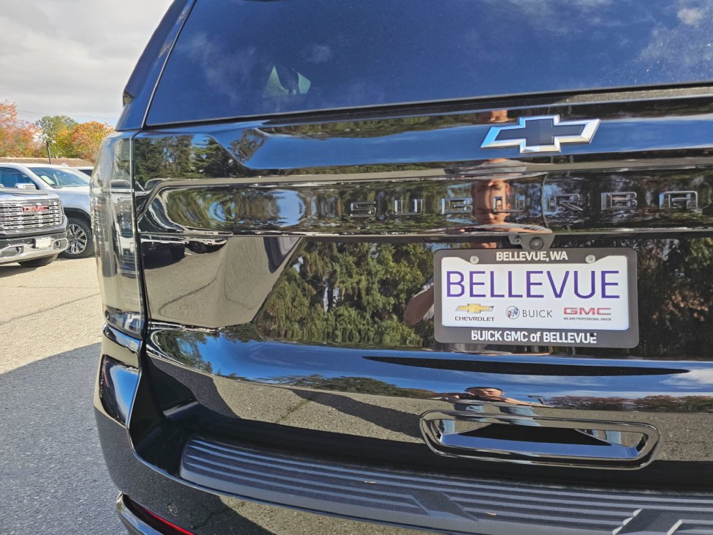 New 2026 Chevrolet Suburban RST w/ Comfort Package AWD/4WD image 16