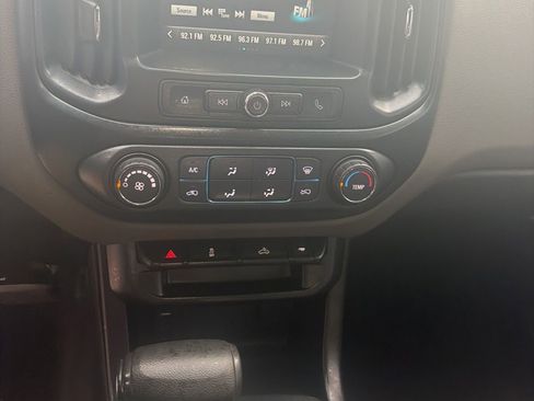 Used 2018 Chevrolet Colorado W/T RWD image 12