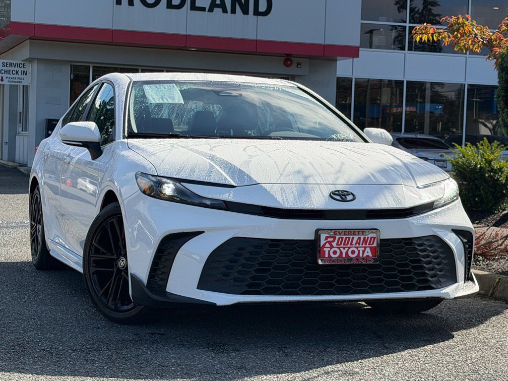 Certified 2025 Toyota Camry SE w/ Convenience Package FWD image 1