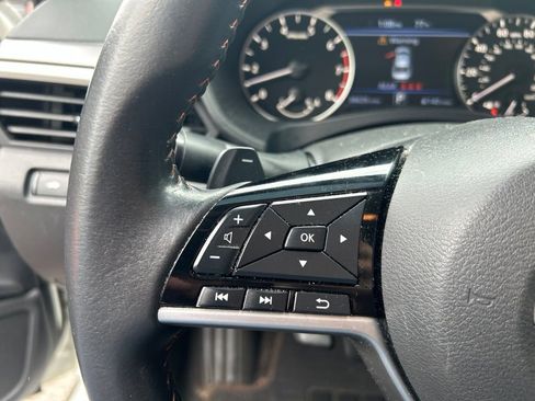 Used 2024 Nissan Altima 2.5 SR FWD image 23
