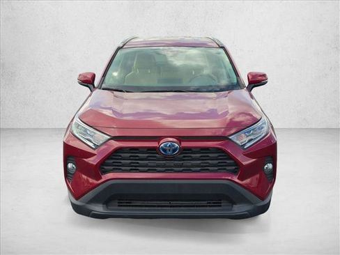 Used 2021 Toyota RAV4 XLE AWD/4WD image 2