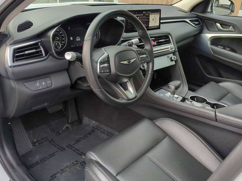 Used 2024 Genesis G70 2.5T image 3
