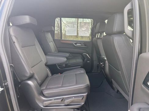 Used 2025 GMC Yukon XL Denali w/ Sun & Power Step Package image 20