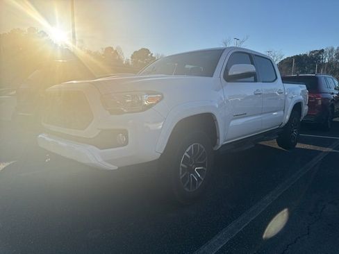 Used 2022 Toyota Tacoma TRD Sport image 5