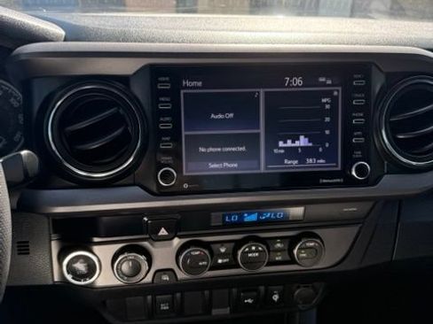 Used 2021 Toyota Tacoma TRD Off-Road AWD/4WD image 23