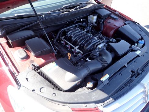 Used 2011 Hyundai Genesis 4.6 image 23