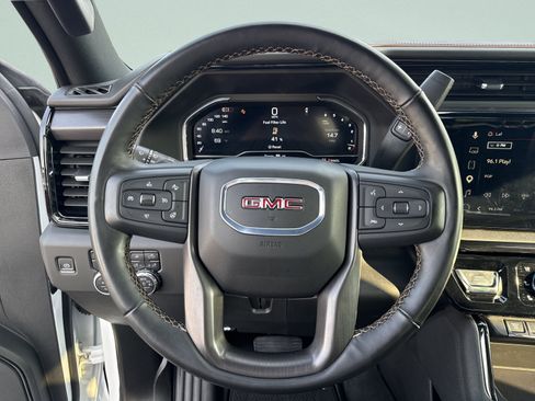 Used 2025 GMC Sierra 2500 AT4 AWD/4WD image 16