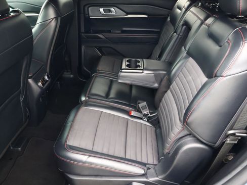 Used 2025 Ford Explorer ST-Line RWD image 22