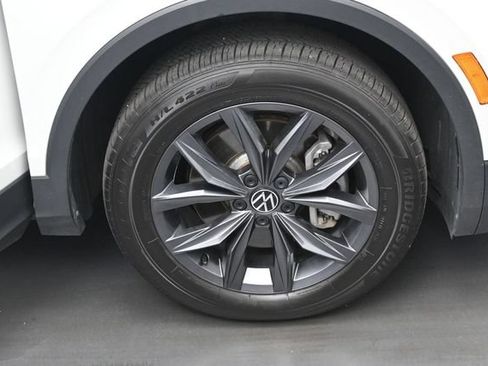 Used 2023 Volkswagen Tiguan SE FWD image 37