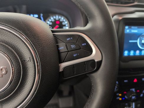 Used 2019 Jeep Renegade Latitude image 33