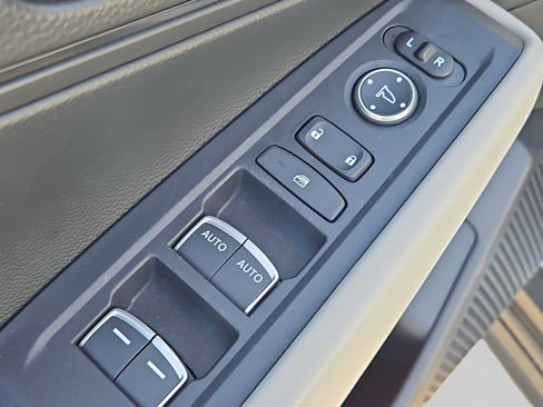 Certified 2025 Honda Accord LX image 15
