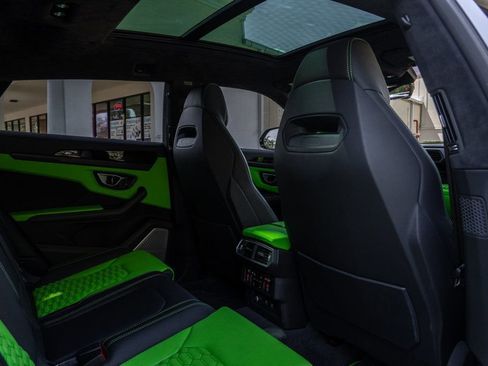 Used 2022 Lamborghini Urus AWD/4WD image 28